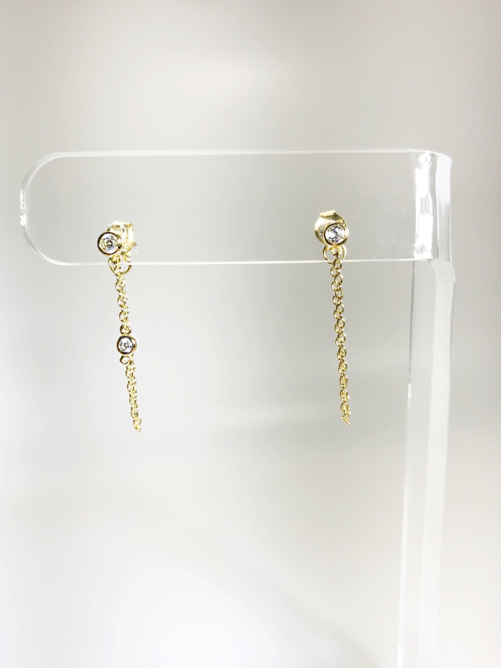 DOUBLE-SINGLE CZ CHAIN EARRING