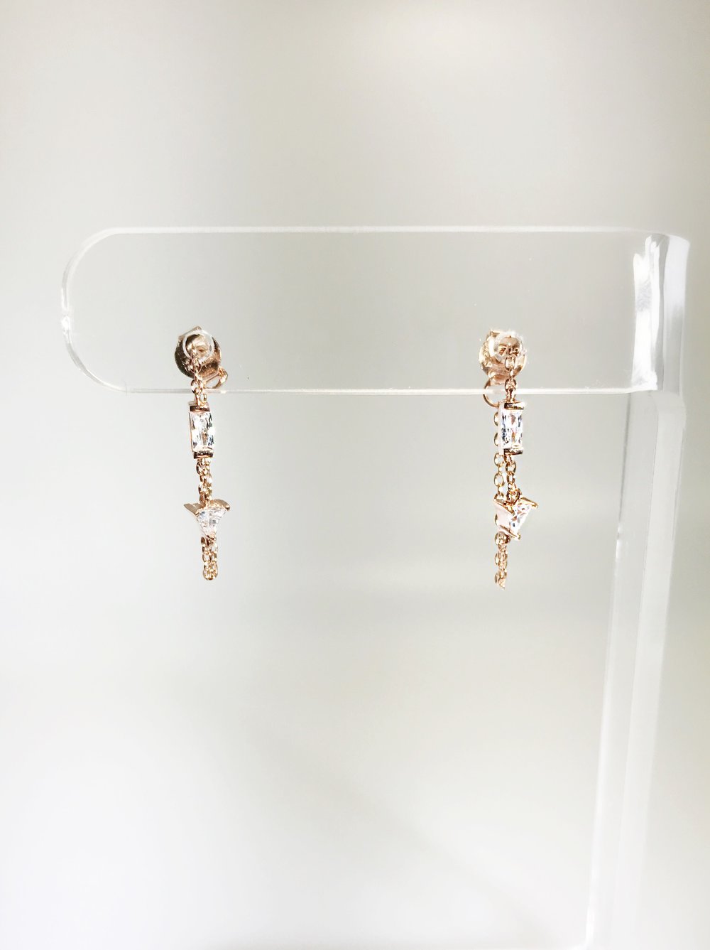 DOUBLE CZ STONE CHAIN EARRING