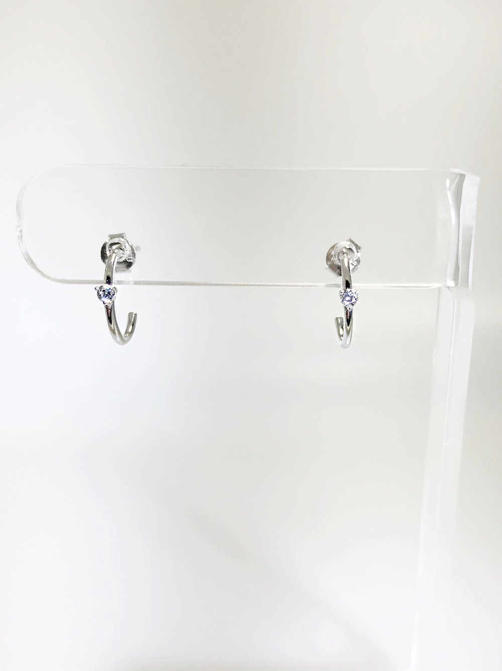 MINI SINGLE CZ (MINI) HALF HOOP EARRING