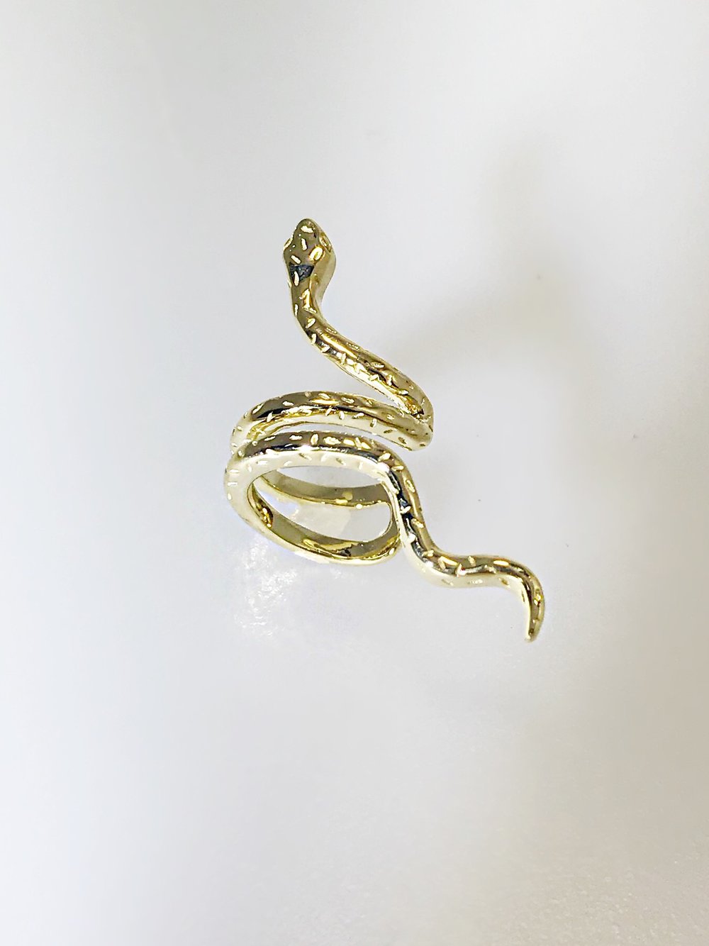 ADJUSTABLE SNAKE EAR CUFF