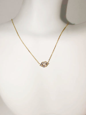 KISS CZ NECKLACE